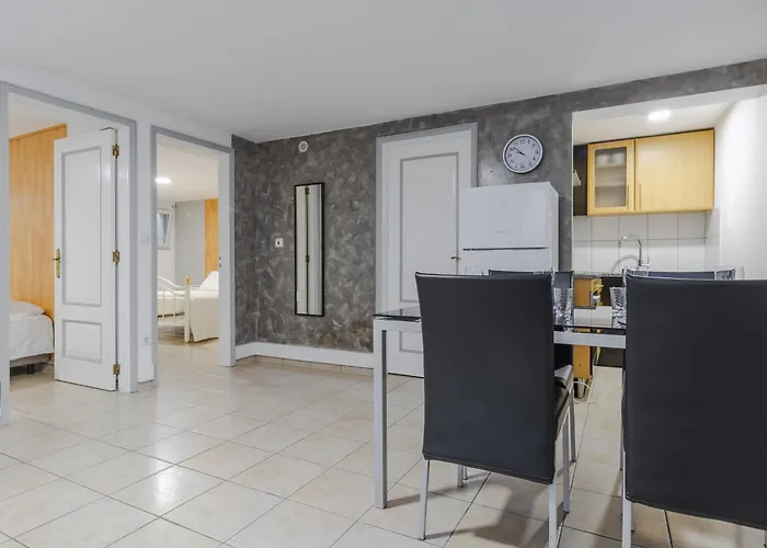 House Dinavast Pet Friendly *